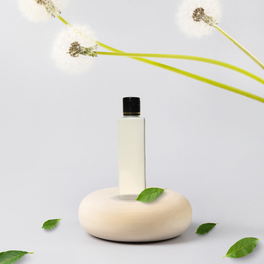 100ML WHITE SQUARE BOTTLE WITH BLACK+GOLD RING CAP