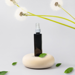 100ML BLACK  SQUARE BOTTLE WITH WHITE MIST