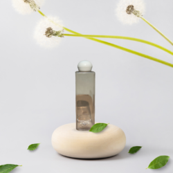 200ML CLEAR SQUARE BOTTLE WITH WHITE DOOM CAP