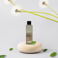 200ML CLEAR SQUARE BOTTLE WITH BLACK CAP