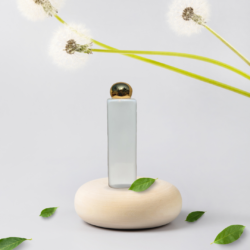 200ML WHITE SQUARE BOTTLE WITH GOLD DOOM CAP