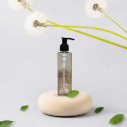 200ML CLEAR SQUARE BOTTLE WITH BLACK DISPENSER