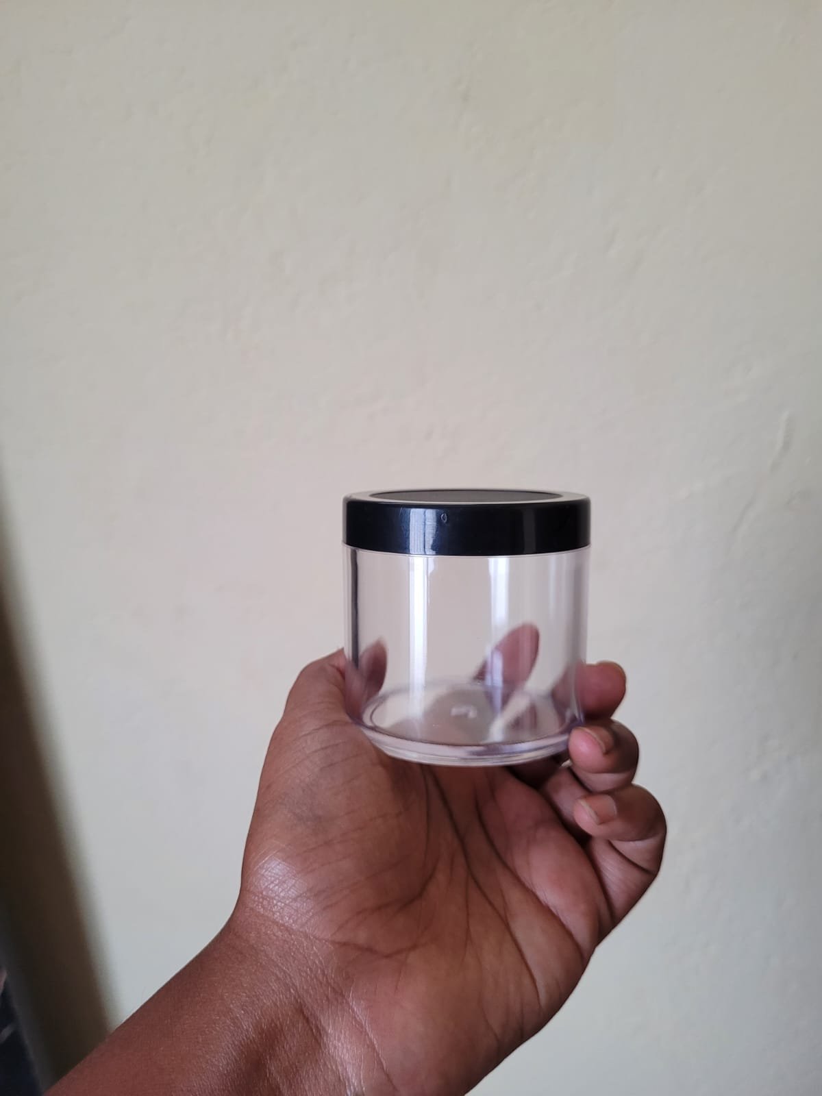100G TRANSPERANT ACRYLIC SAN JAR WITH BLACK CAP+INNER LID