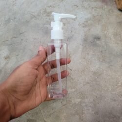 100ML CLEAR  SQUARE BOTTLE WITH DISPENSER