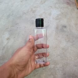 100ML CLEAR SQUARE BOTTLE WITH BLACK CAP